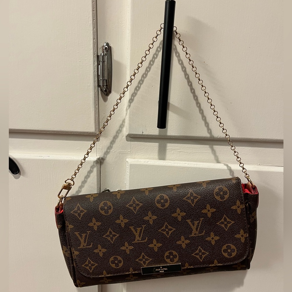 FAUX Louis Vuitton handbag classic